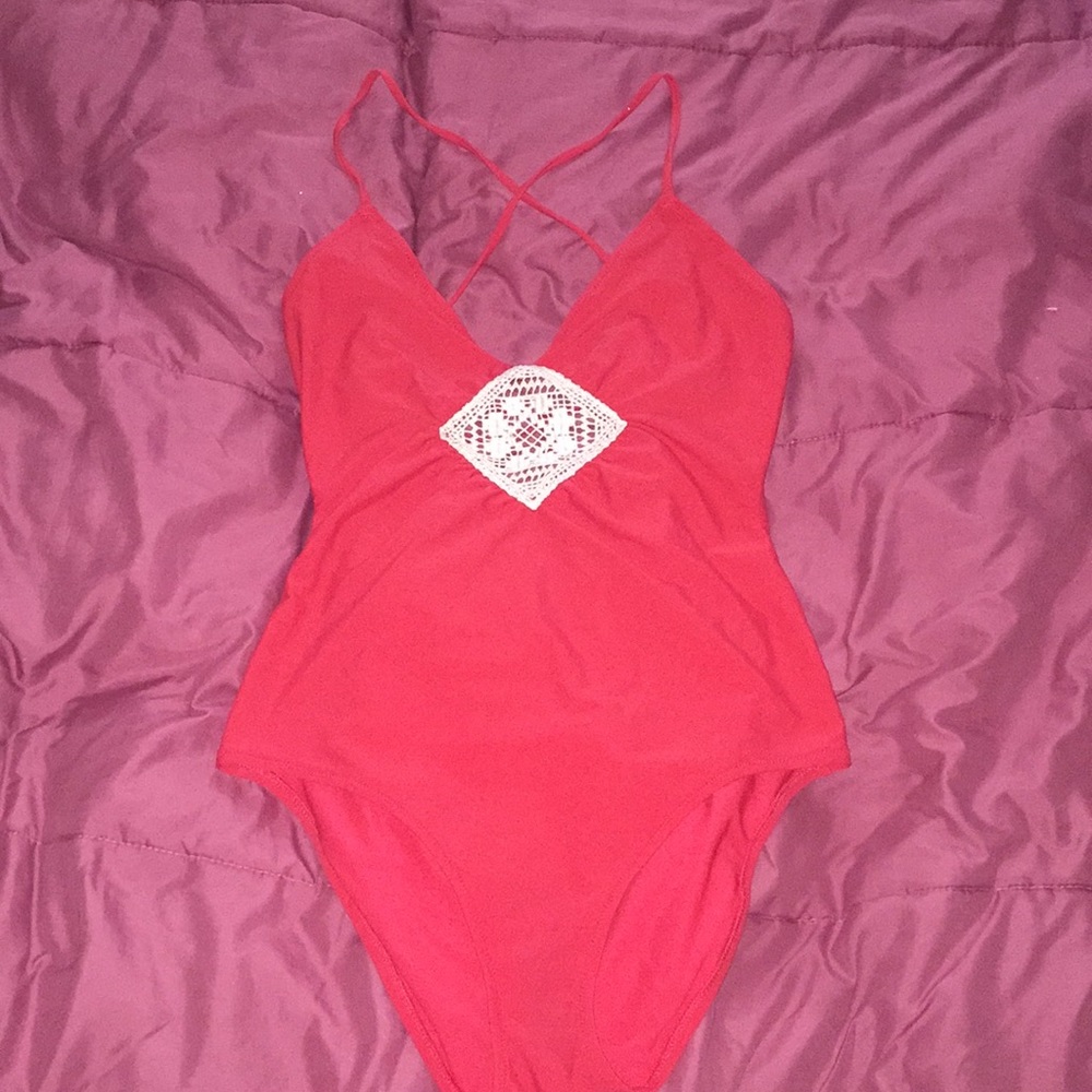 Monokini / cutout swimsuit